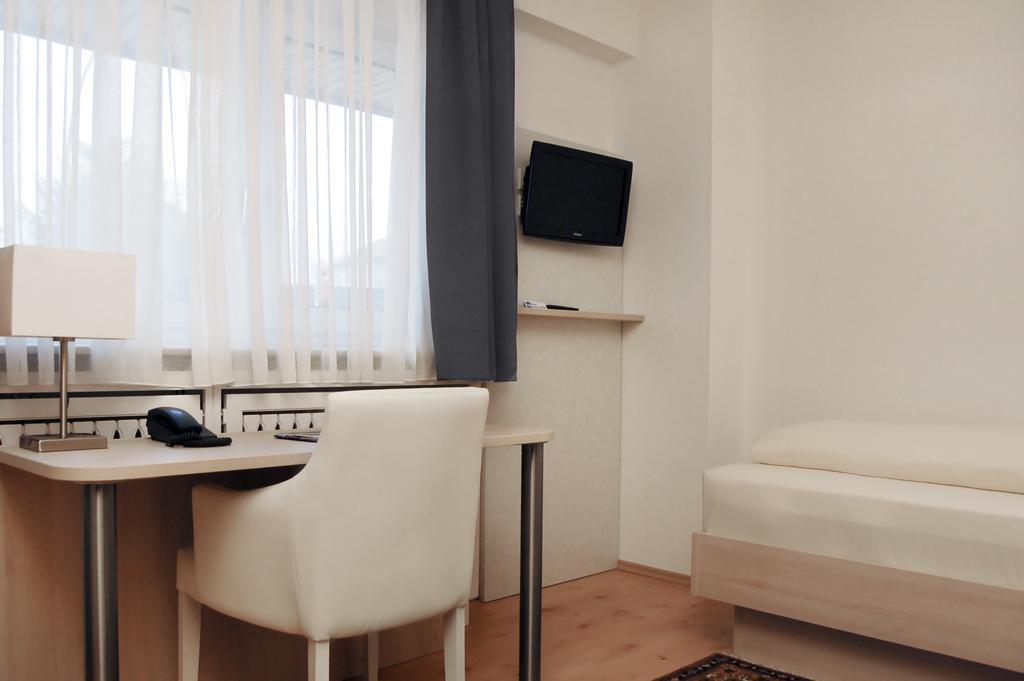 Airport Zeltinger Hof Hotel Kelsterbach Habitación foto