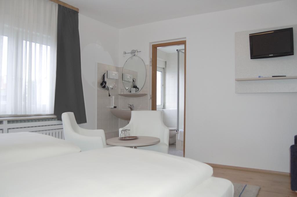 Airport Zeltinger Hof Hotel Kelsterbach Habitación foto